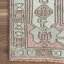 Load image into Gallery viewer, Vintage Turkish Sultanhani Rug 7 x 9.4