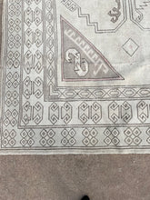 Load image into Gallery viewer, Vintage Turkish Sultanhani Rug 7.5x10.3