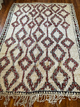 Load image into Gallery viewer, Vintage Handmade Berber Rug  5x8.2