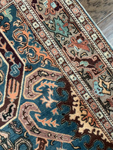 Load image into Gallery viewer, Vintage Turkish Rug 4’x8’