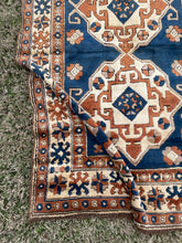 Load image into Gallery viewer, Vintage Turkish Rug 4.3x6.7