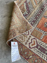 Load image into Gallery viewer, Vintage Turkish Taspinar Runner 3.9 x 10.5