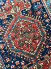 Load image into Gallery viewer, Semi Antique Persian Shiraz Rug 4.4'x6.2'