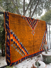 Load image into Gallery viewer, Vintage Turkish Tulu Rug 3'8”x5'3”