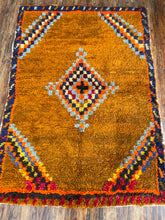 Load image into Gallery viewer, Vintage Turkish Tulu Rug 3'8”x5'3”
